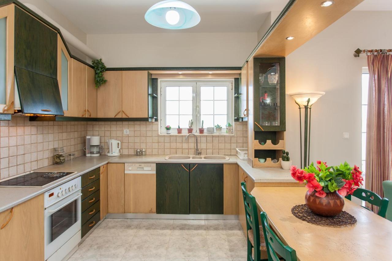Apartment Butler's Aura Estate